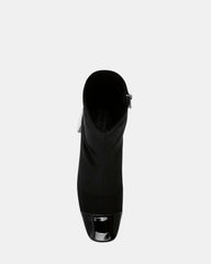 FAR-OUT BLACK/BLACK